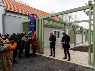 Átadták a Balaton-felvidéken a salföldi Káli Kövek Alkotó- és Rendezvényházat