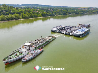Megkezdődött az új kompok és katamaránok szállítása a Balatonra