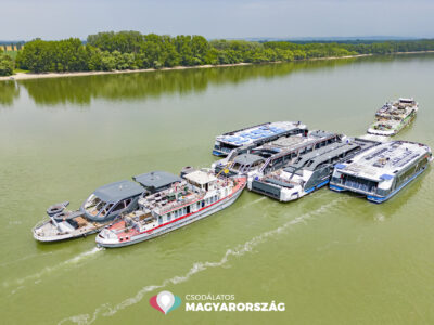 Megkezdődött az új kompok és katamaránok szállítása a Balatonra