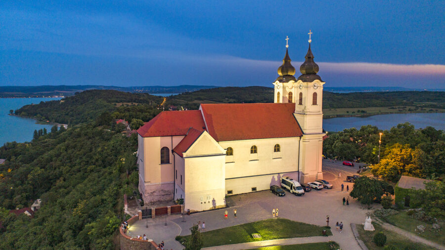 Augusztus 31-ig megtekinthető a Tihanyi Apátság eredeti alapítólevele