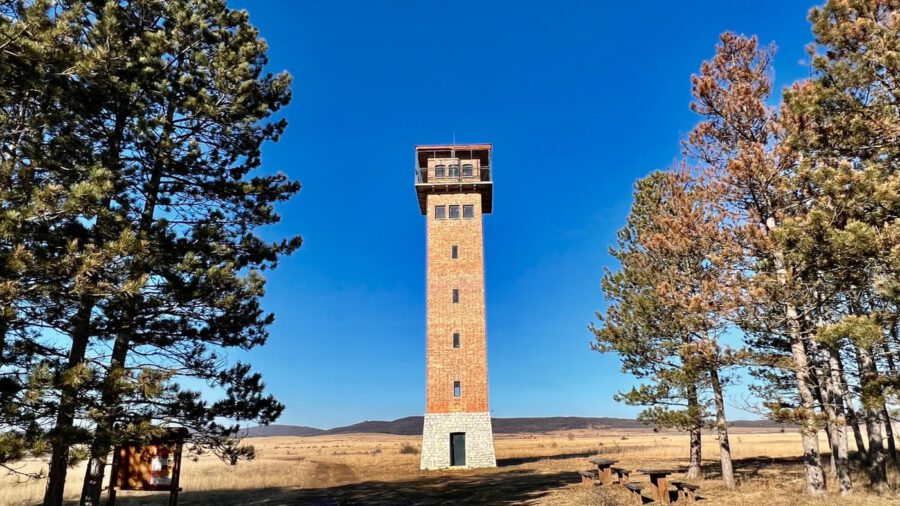Nagyvázsonyi Katonai torony-kilátó: az egykori katonai objektum, ami ma a turisták kedvence