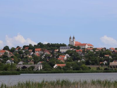 A tihanyi Belső-tó: természet és nyugalom a Balaton partján