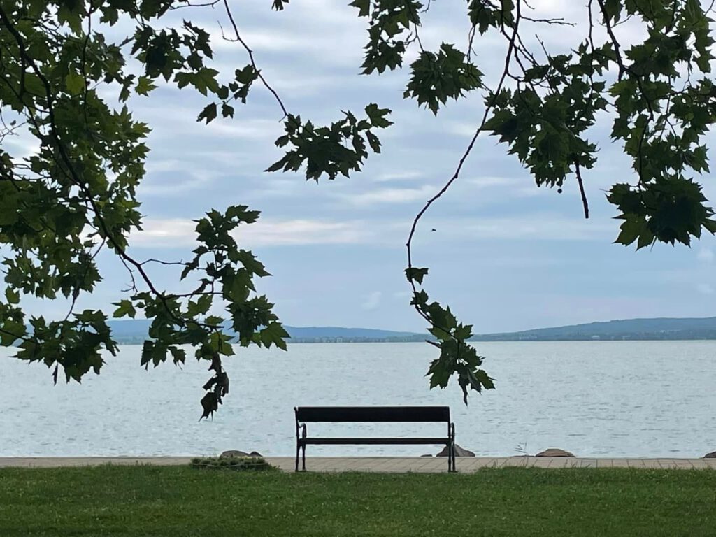 Balatonakali varázsa: természet és történelem találkozása a Balatonnál