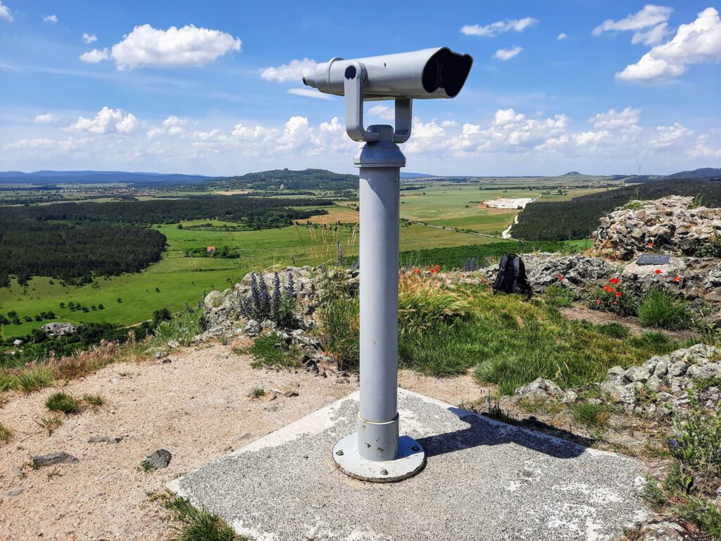 Hegyesdi vár: egy kis vár gazdag történelemmel, pazar panorámával