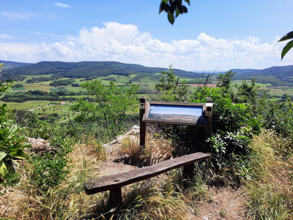 Hegyesdi vár: egy kis vár gazdag történelemmel, pazar panorámával
