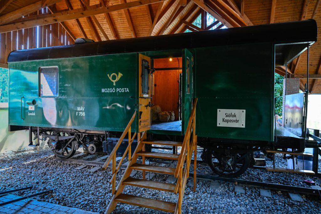 Július 11-től látogatható a felújított balatonszemesi Postamúzeum