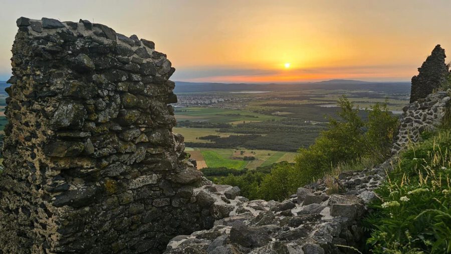 Fedezd fel a Csobánc-hegyet, a Balaton-felvidék egyik ékkövét