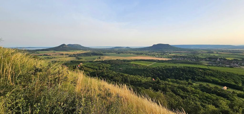 Fedezd fel a Csobánc-hegyet, a Balaton-felvidék egyik ékkövét