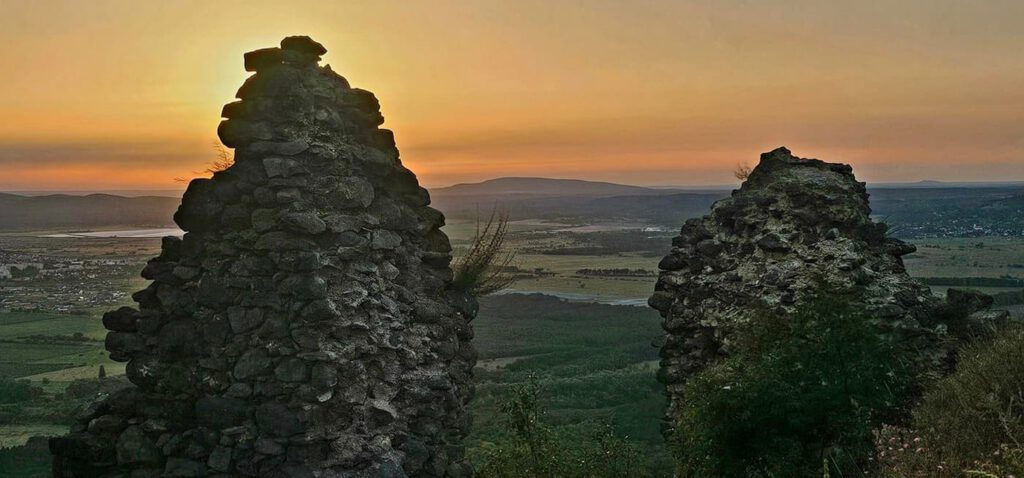 Fedezd fel a Csobánc-hegyet, a Balaton-felvidék egyik ékkövét