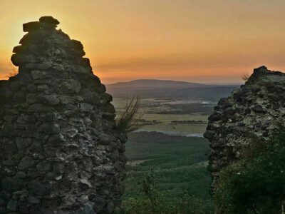 Fedezd fel a Csobánc-hegyet, a Balaton-felvidék egyik ékkövét