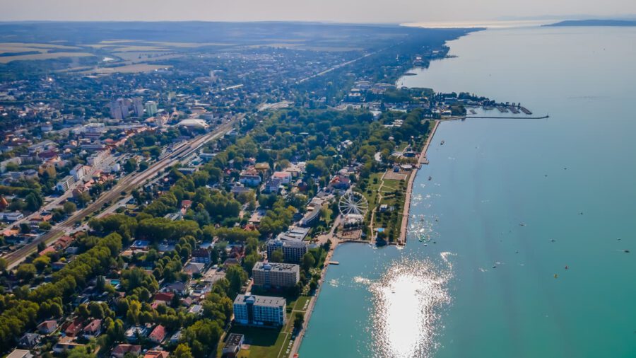 Káprázatos balatoni strandélmények, felejthetetlen koncertek Siófokon