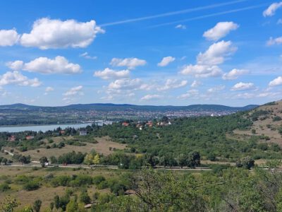 A Tihanyi-félsziget különleges látványossága, a Szélmarta sziklák