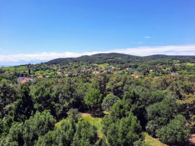 Bökk-hegyi kilátó: csodálatos panoráma Ábrahámhegyről a Balaton-felvidékre