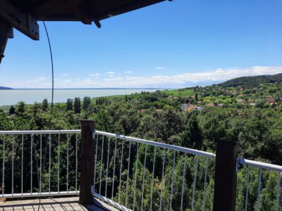 Bökk-hegyi kilátó: csodálatos panoráma Ábrahámhegyről a Balaton-felvidékre