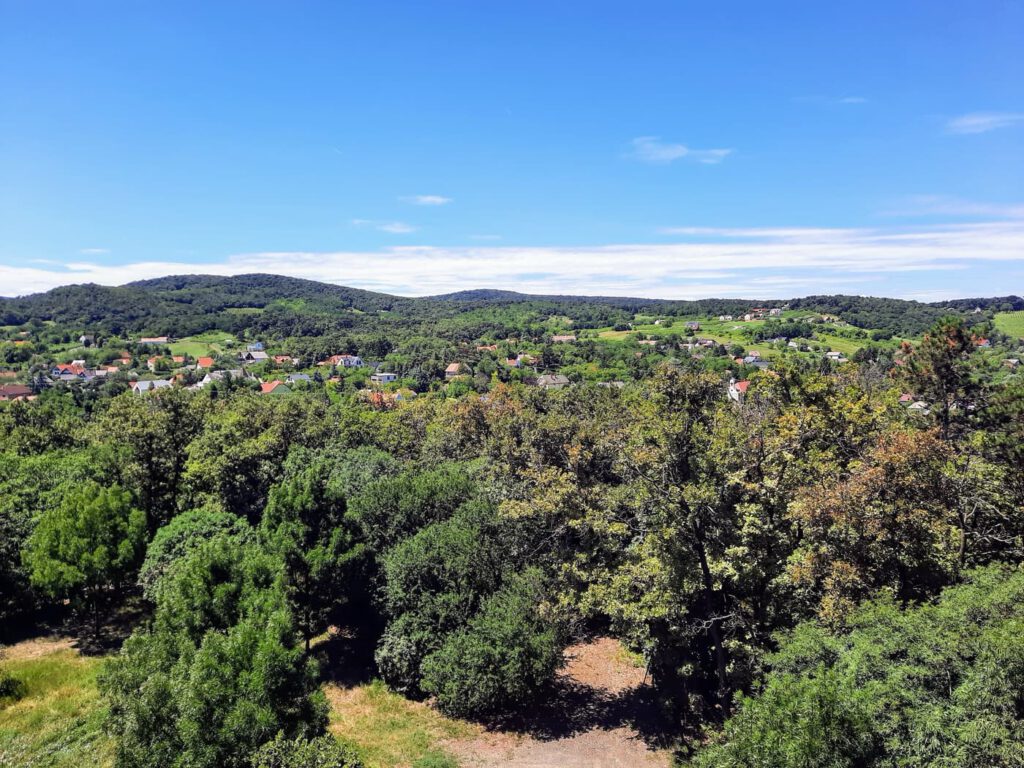 Bökk-hegyi kilátó: csodálatos panoráma Ábrahámhegyről a Balaton-felvidékre