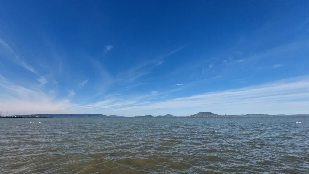Őszi séták és csendes pillanatok Balatonfenyvesen
