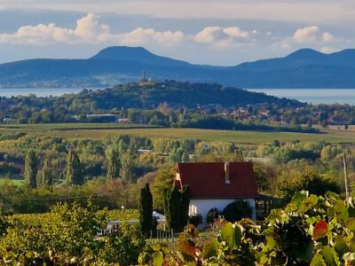 Balatonlelle Kishegye és a Szent Donát-kápolna: nyugalom és történelem a Balaton felett