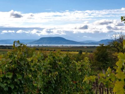 Balatonlelle Kishegye és a Szent Donát-kápolna: nyugalom és történelem a Balaton felett