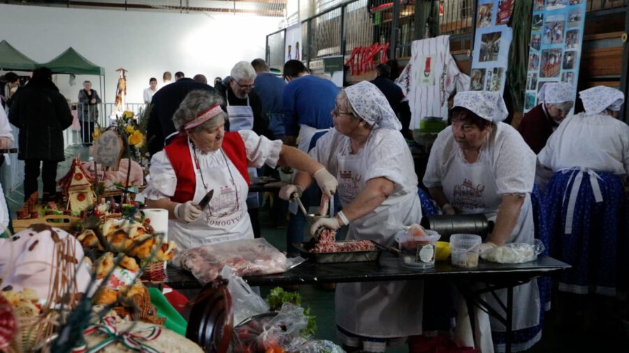 Téli Balaton, forró hangulat: február 6-án kezdődik a Fonyódi Kolbászfesztivál