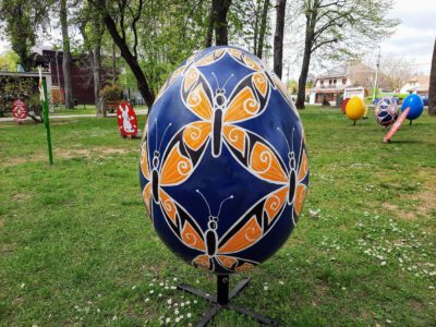 Tavaszi mesevilág Balatonlellén – újra megnyílt a Húsvéti Park
