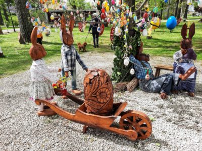 Tavaszi mesevilág Balatonlellén – újra megnyílt a Húsvéti Park