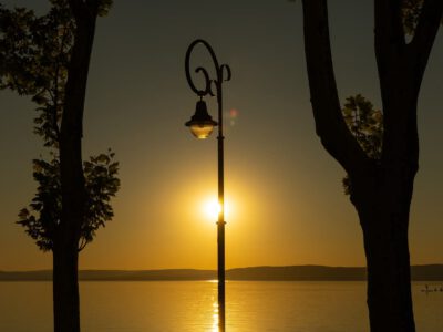 A Balaton egyik legszebb sétánya: a balatonföldvári Kvassay sétány