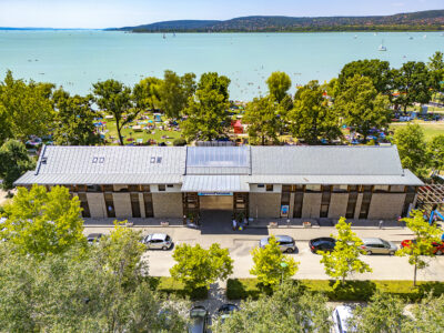 Fövenystrand, a Balaton északi partjának egyik legjobban felszerelt strandja