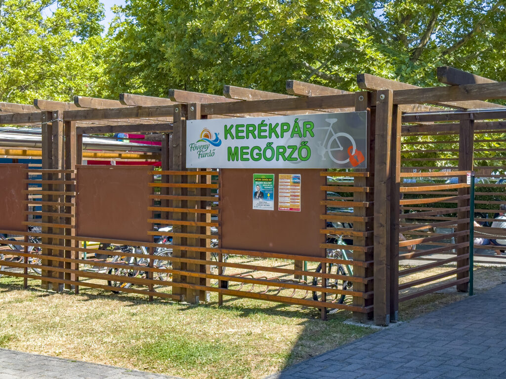 Fövenystrand, a Balaton északi partjának egyik legjobban felszerelt strandja