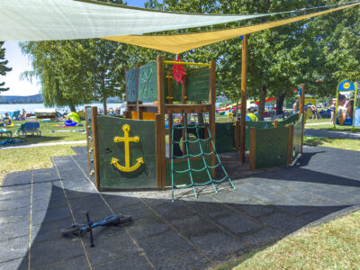 Fövenystrand, a Balaton északi partjának egyik legjobban felszerelt strandja