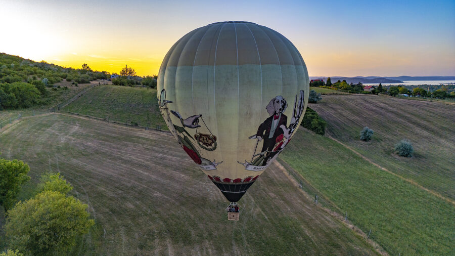 Egyedülálló hőlégballonnal jelent meg a Hendrick’s a Balatonon