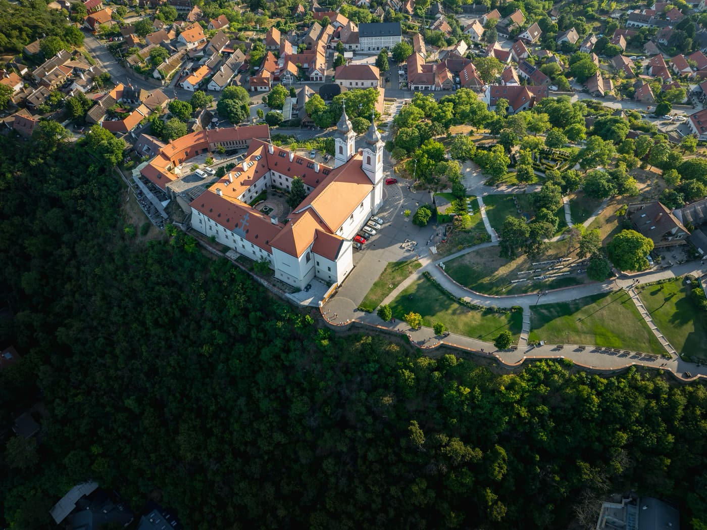 Tihany, ahol a Balaton és a történelem összeér