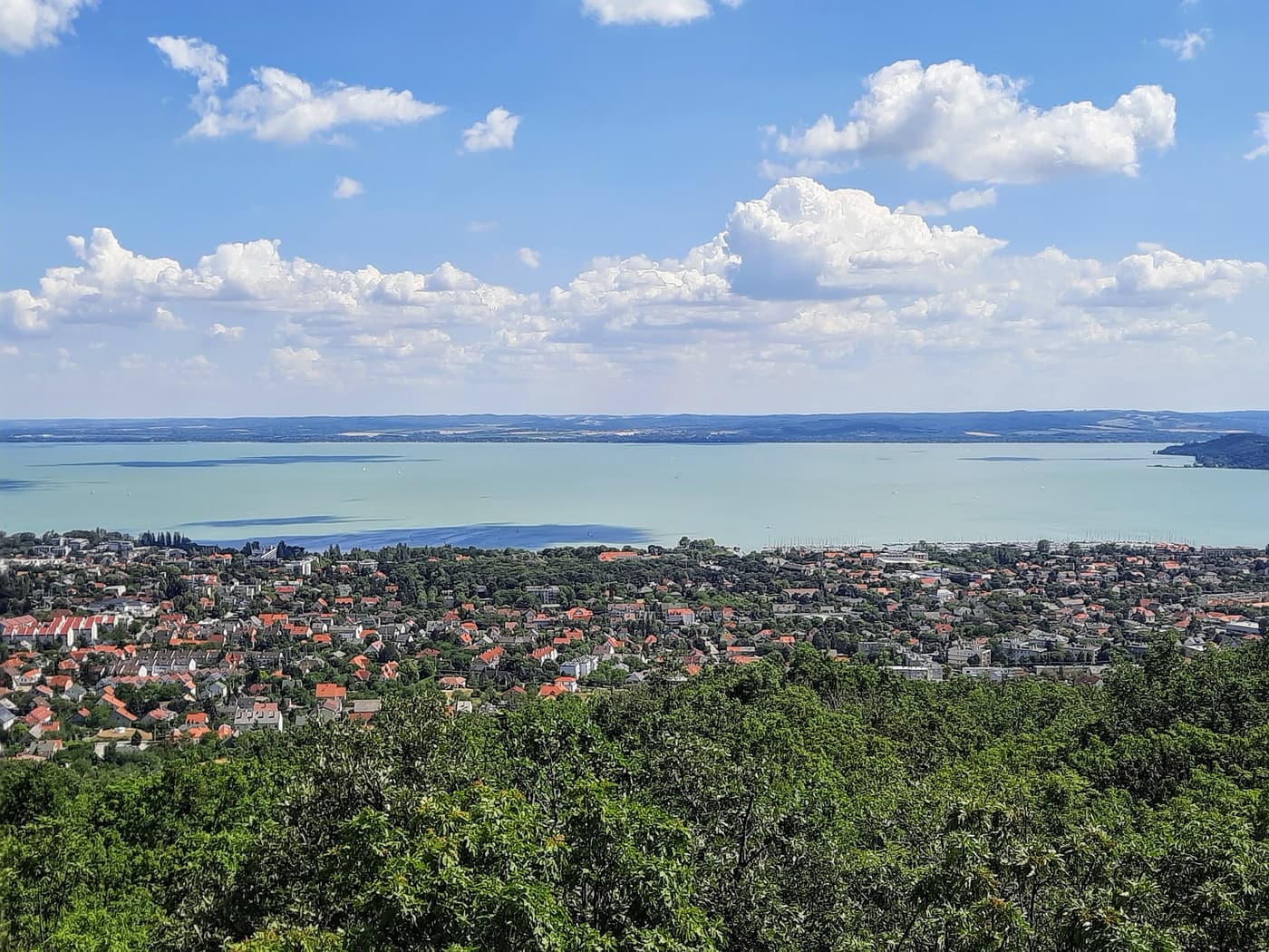 Két ikonikus kilátópont Balatonfüred felett – Tamás-hegyi kereszt és Jókai-kilátó