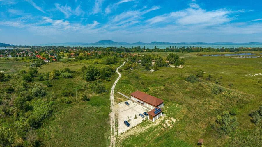 Tanösvénnyel, játszótérrel, kilátóponttal is bővül a Berek Világa Látogatóközpont