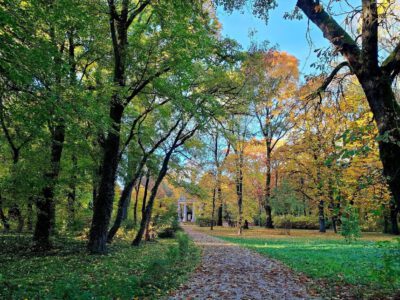 Színesre festette az ősz a Keszthelyi Helikon parkot