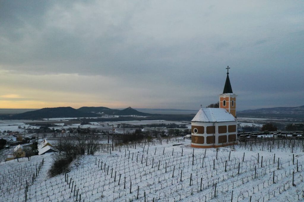 A Lengyel-kápolna és a Szent György-hegy téli arca