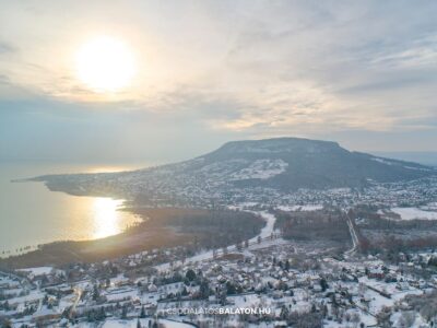 Téli Balaton: havas tájak, csendes séták, panorámák