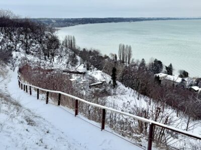 Téli Balaton: havas tájak, csendes séták, panorámák