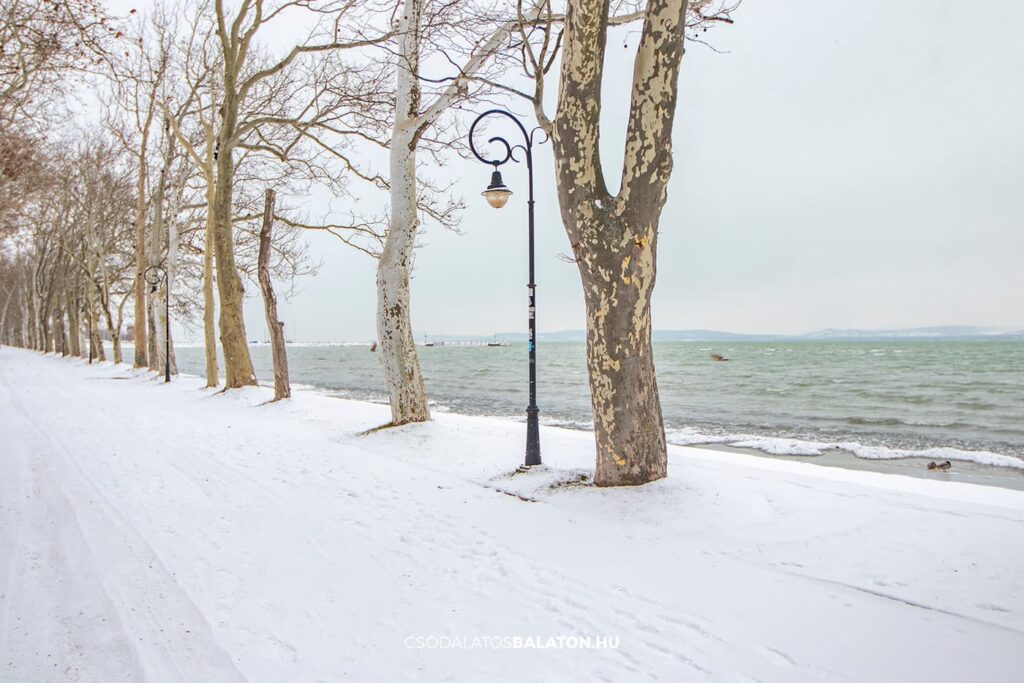 Téli Balaton: havas tájak, csendes séták, panorámák