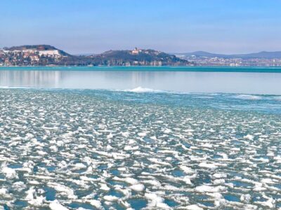 Téli Balaton: havas tájak, csendes séták, panorámák