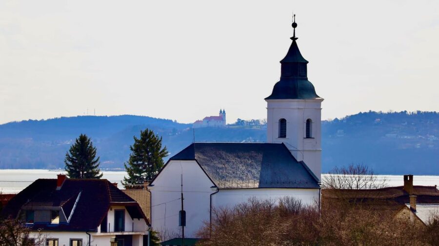 Csopak a Balaton és a Balaton-felvidék találkozásánál
