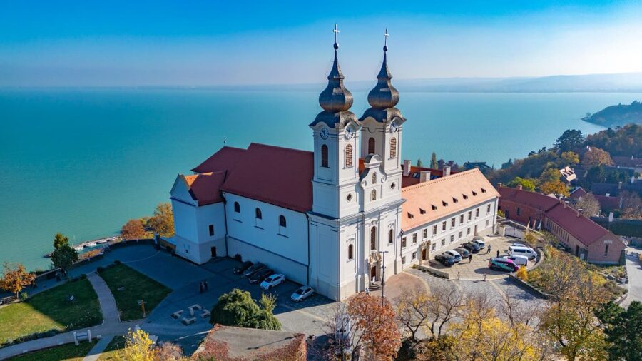 Valentin-nap a Balatonnál – Szerelmi legendák és romantikus helyszínek