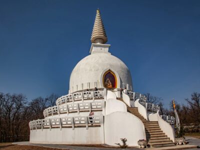 Zalaszántói Béke Sztúpa – spirituális kirándulóhely a Balaton közelében