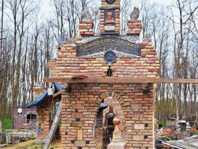 Bugaszegi Téglagaléria: különös világ Balatonboglár határában