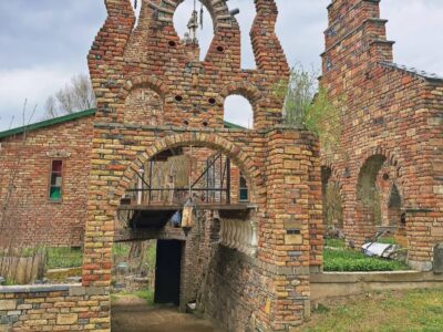Bugaszegi Téglagaléria: különös világ Balatonboglár határában