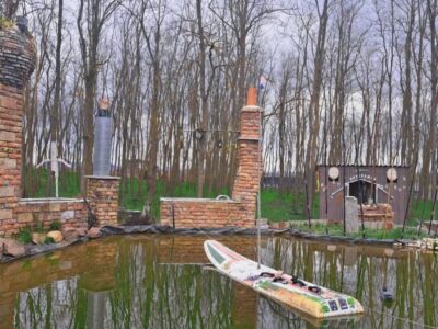 Bugaszegi Téglagaléria: különös világ Balatonboglár határában