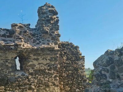 Töttöskáli templomrom – középkori emlék Szentbékkálla határában